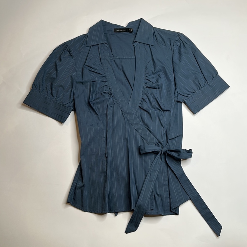 The Limited slate blue criss cross top NWT Small